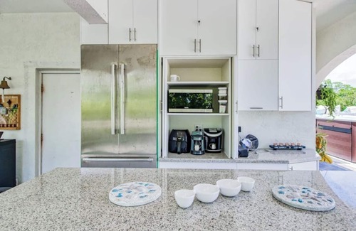 Twin Lakes Apartment | Waterfront Oasis with hot tub!