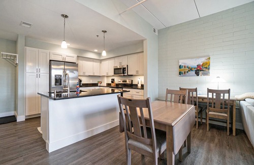 Manistee Condo | Waterfront Penthouse at Edgewater