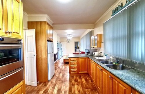 North Shore House | Waterfront Port Foreshore SpiritOf Tasmania View Geelong 12stay Pool next Avalon
