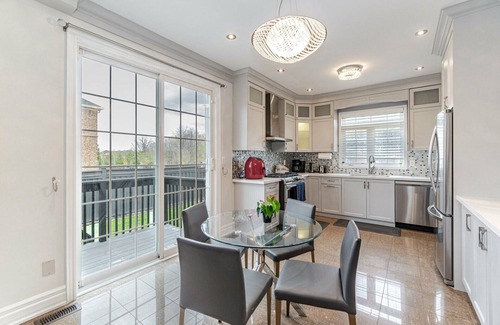 Churchill Meadows House | Waterfront Presidential Villa