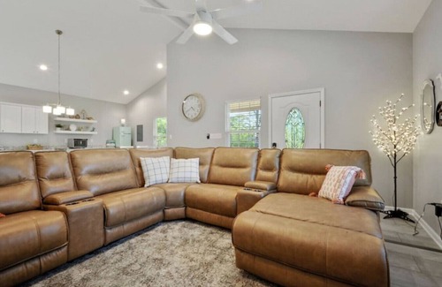 Gulfport House | Waterfront|Private Dock & Boat Launch|Sleeps 8|Your Serene Waterfront Escape!