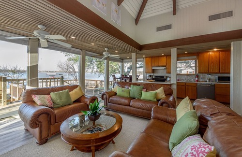 Frisco House | WaterFront Rentals Lake Lewisville - Frisco