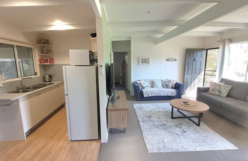 Sanctuary Point House | Waterfront Retreat Getaway Kayaks, Bikes, Fast WiFi and more