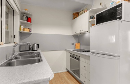 Sanctuary Point House | Waterfront Retreat Getaway Kayaks, Bikes, Fast WiFi and more
