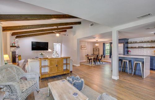 Gun Barrel City House | Waterfront Retreat with Hot Tub in Gun Barrel City!
