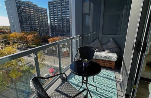 Burlington Condo | Waterfront retreat Burlington Hiking, Beach, shopping, restaurants Pet friendly