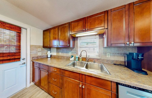 Goodland House | Waterfront retreat with bay views, dog-friendly, & snowbird-ready