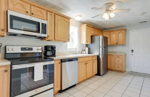 Warwick House | Waterfront Rhode Island Abode w/ Kayaks & Dock!