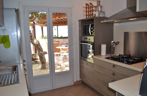 Verghia House | Waterfront self-catered house
