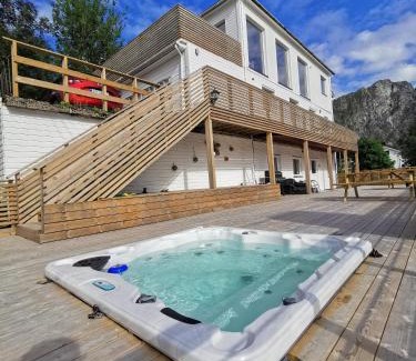 Torsken Apartment | Waterfront Senja 3