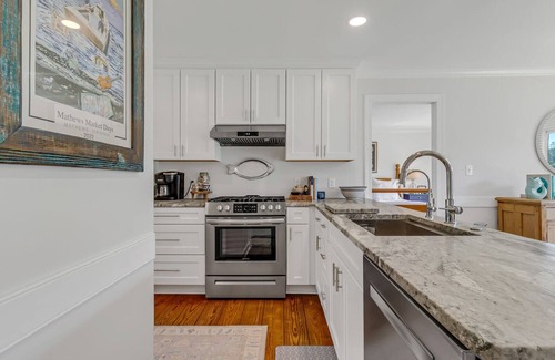 Mathews Cottage | WATERFRONT Southern Living Upscale Cottage close to Main St! Time to RELAX!