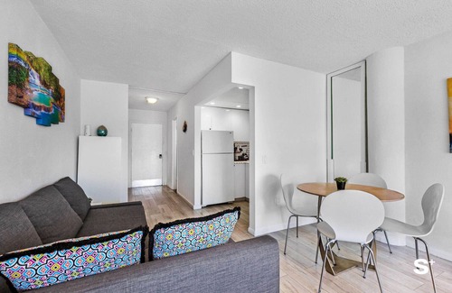 North Bay Village Apartment | Waterfront Studio Condo in Miami/Free Parking & Bay Views