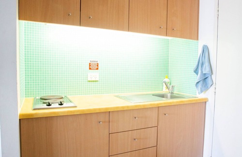 The Entrance Apartment | WATERFRONT STUDIO APARTMENT AT THE OAKS RESORT