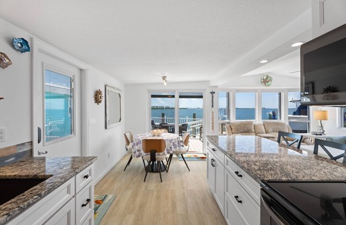 Nettles Island House | Waterfront Stunning 2 bed 2 bath riverfront beach home on Nettles Island