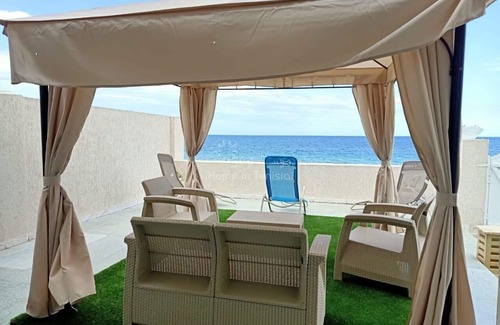 Jemmal House | Waterfront Villa Apartment