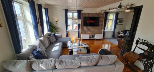 Lindas House | Waterfront Villa Boat Included, Near Bergen