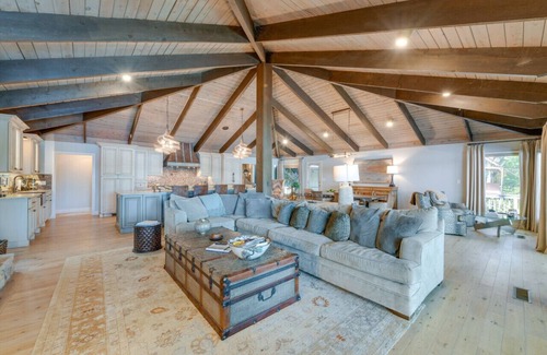 Sherrills Ford House | Waterfront w/Dock | Boat | Kayaks | Gym | Pets OK