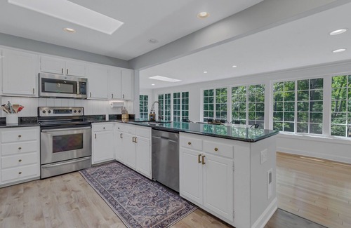 White Stone House | Waterfront, White Stone, Spacious-Kayaks-Family