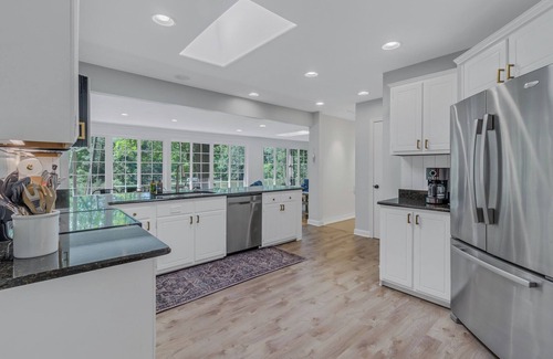 White Stone House | Waterfront, White Stone, Spacious-Kayaks-Family