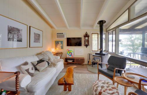 Kauneonga Lake House | Waterfront White Lake Vacation Rental!