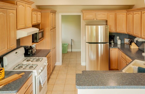 Seven Coves House | Waterfront with Boat Slip, Sports Bar, SUP'S, Great Location!