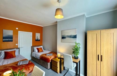 Nottingham House | Waterloo House - Great for Contractors or Family Holidays