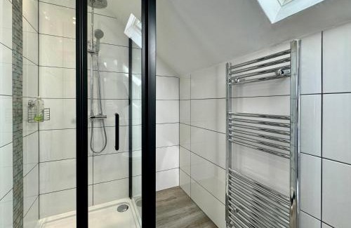 Nottingham House | Waterloo House - Great for Contractors or Family Holidays