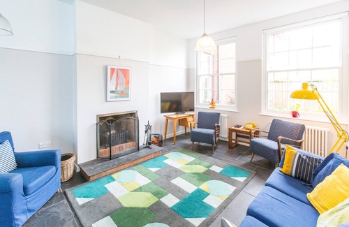 Aldeburgh Apartment | Watermans - sleeps 4 guests in 2 bedrooms