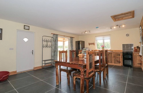Fiddington Cottage | WATERMEAD LODGE, pet friendly, with a garden in Stogumber