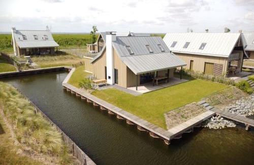 Tholen Villa | Waterrijk Oesterdam Resort Villas