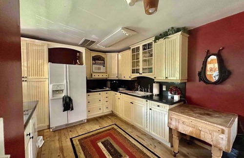 Tomball Cabin | Waters Edge Fishing Cabin