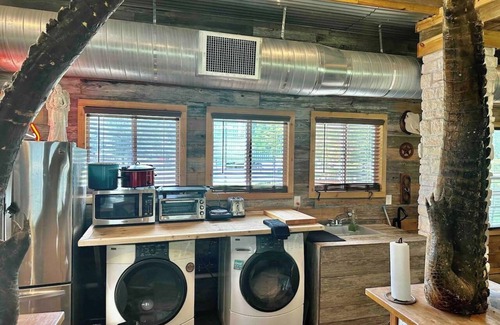 Tomball Cabin | Waters Edge Fishing Cabin