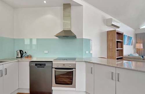 Nelly Bay House | Waters Edge Townhouse 4