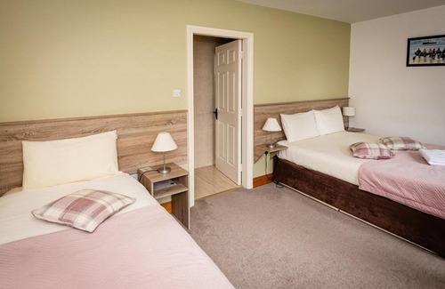 Kenmare House | Watersedge Seaviews