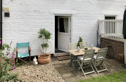 Dereham Apartment | Waterside Apartment Beautiful Mill Conversion in Rural Norfolk
