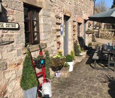 Cauldon Low House | Waterside Cottages