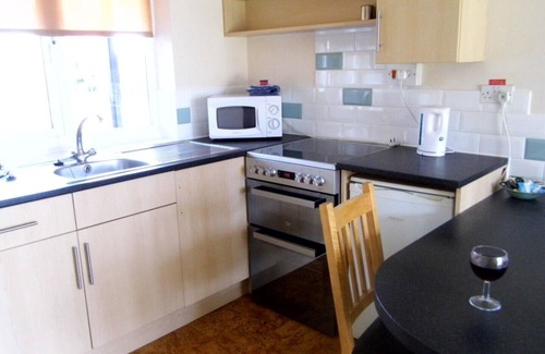 Wroxham Cottage | Waterside holiday cottage with own mooring & fishing. 2-bedroom (Double & Twin)