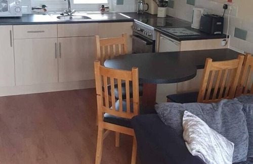 Wroxham Cottage | Waterside holiday cottage with own mooring & fishing. 2-bedroom (Double & Twin)