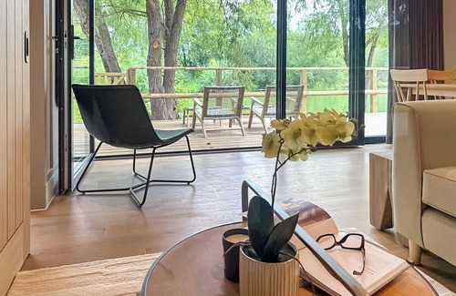 Dilton Marsh Ski Chalet | Waterside Lodge (Pet)