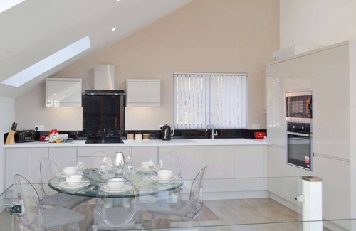 Rastrick Cottage | Waterside Lodge Sixteen - UK13038