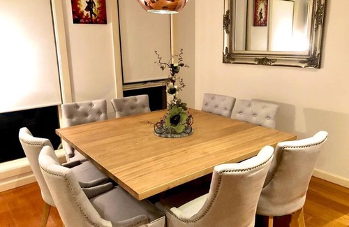 Maribyrnong House | Waterside Place - Stunning 4BR Family Home in Edgewater