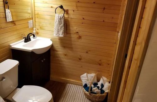 Upper Peachtree House | Waterwheel Cabin by the Creek