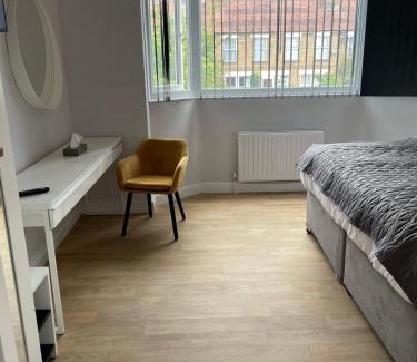 Bicester Bed & Breakfast | Watts Lodge