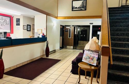 Wautoma Hotel | Wautoma Inn by OYO near Airport WI 73