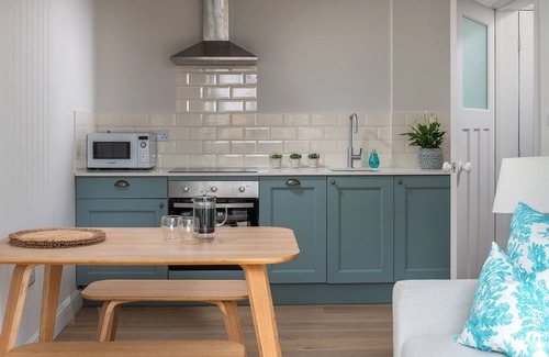Abersoch Apartment | Wave apartment is ideal for up to four guests offering a retreat by the sea.