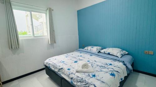 Thulusdhoo Island Hotel | Wave Crest Retreat
