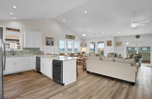 Topsail Beach House | Wave Hog - Flexible Check-in, Free linens, Easy Beach Access