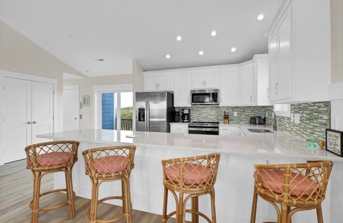 Topsail Beach House | Wave Hog - Flexible Check-in, Free linens, Easy Beach Access