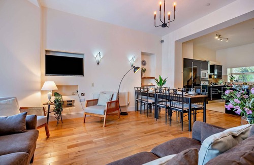 Newquay City Centre Apartment | Wave Watch - Four Bedroom Apartment, Sleeps 8