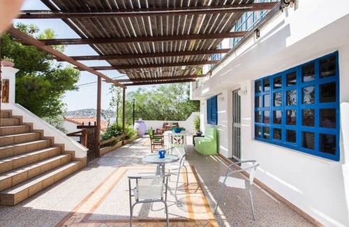 Salamis House | Wavedance Accommodation (Aris)